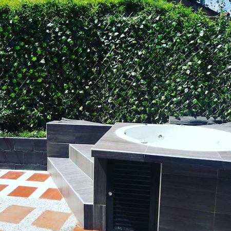 Hostal Spa Casa De Piedra Con Jacuzzi Santa Rosa de Cabal Dış mekan fotoğraf