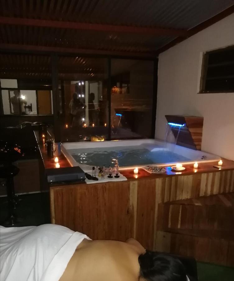 Hostal Spa Casa De Piedra Con Jacuzzi Santa Rosa de Cabal Dış mekan fotoğraf